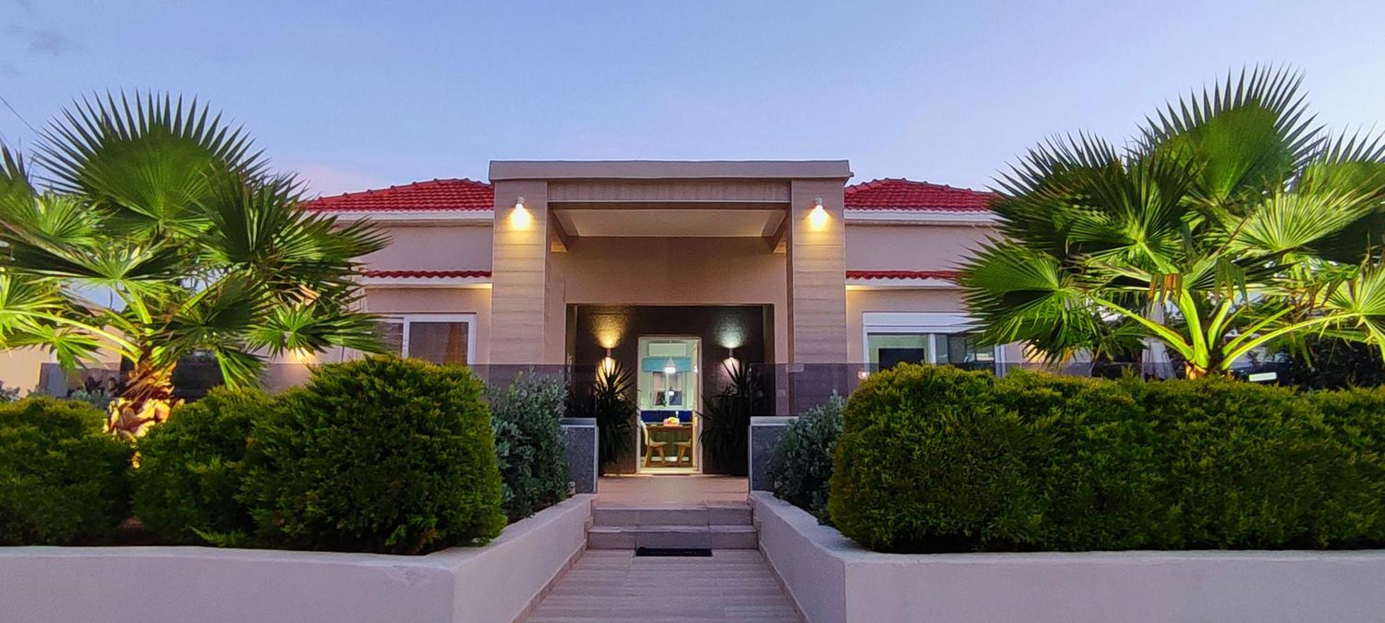 Luxury Villa Eva-Mari With Jacuzzi, 50M From The Beach Stalos Exterior foto